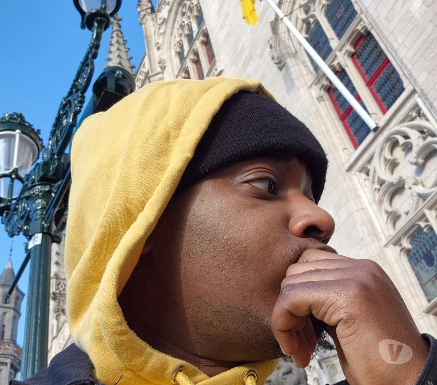 Gay Charleroi Charleroi-Centrum - Photos Vivastreet Bite noir dispo jusqu'au 31 décembre