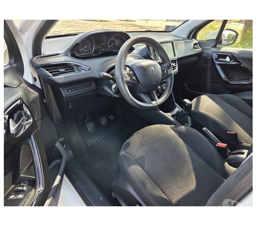 Voiture à vendre Pont-de-Loup - Photos Vivastreet Peugeot 208 2018 euro6b 1.6hdi 75cv 55kw Gps Airco Cruise...