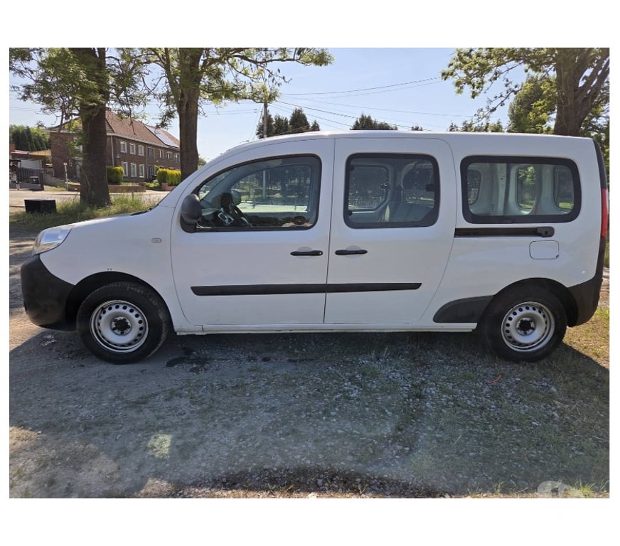 Véhicules commerciaux & utilitaires d'occasion Pont-de-Loup - Photos Vivastreet Renault Kangoo Maxi Double Cabine 81641km 1.5dci 90cv EURO6