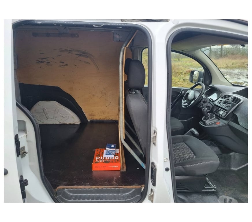 Véhicules commerciaux & utilitaires d'occasion Pont-de-Loup - Photos Vivastreet Renault Kangoo 2015 1.5dci 75cv 55kw Euro5 Airco 2places...