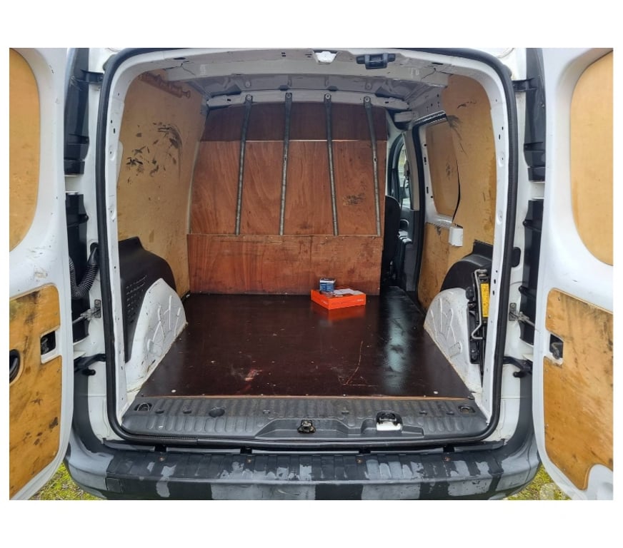 Véhicules commerciaux & utilitaires d'occasion Pont-de-Loup - Photos Vivastreet Renault Kangoo 2015 1.5dci 75cv 55kw Euro5 Airco 2places...