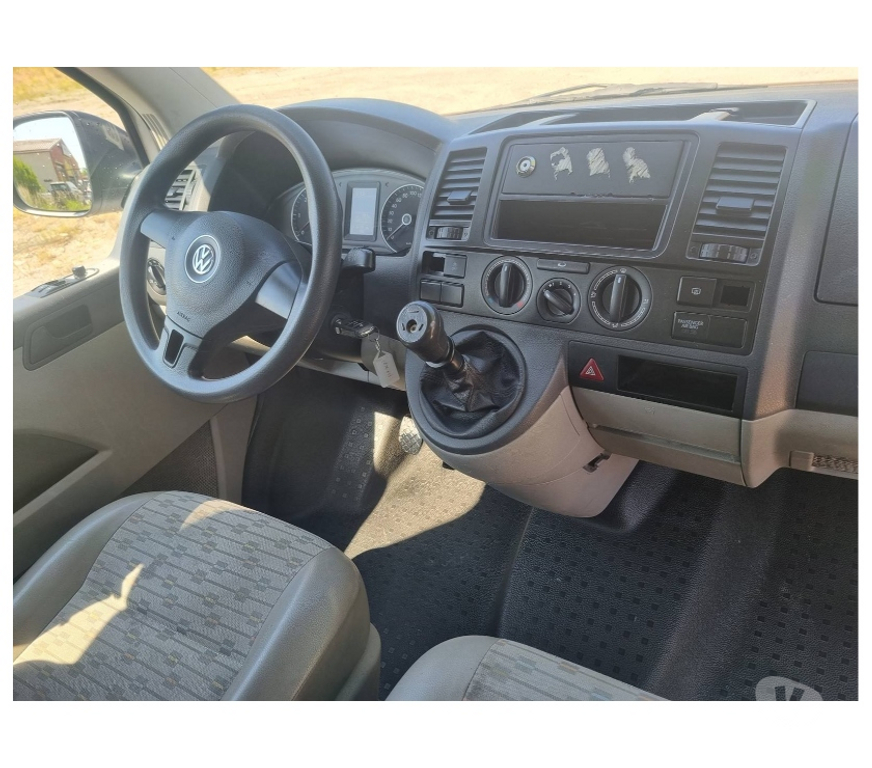 Véhicules commerciaux & utilitaires d'occasion Pont-de-Loup - Photos Vivastreet Vw Transporter T5 2012 double cabine 6places 2.0tdi 90cv..