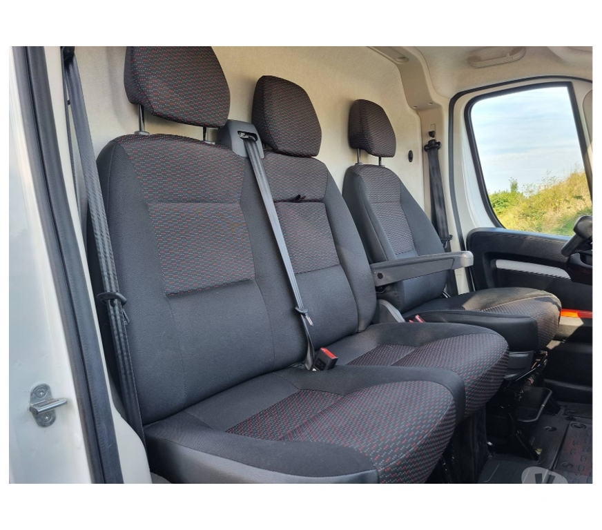 Véhicules commerciaux & utilitaires d'occasion Pont-de-Loup - Photos Vivastreet Peugeot Boxer 9 2021 L2H2 2.2hdi 136cv 46249km Airco Cruise