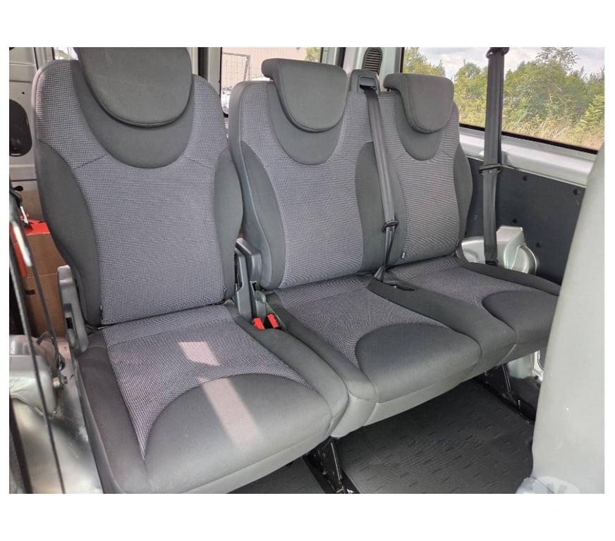 Véhicules commerciaux & utilitaires d'occasion Pont-de-Loup - Photos Vivastreet Peugeot Expert 9places Minibus 2.0hdi 130cv 94kw Airco Cruis