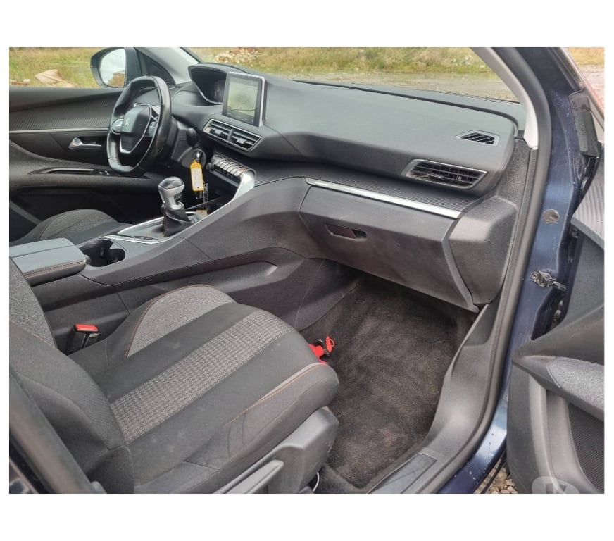 Voiture à vendre Pont-de-Loup - Photos Vivastreet Peugeot 5008 2018 1.6hdi 115cv euro6 Virtual cockpit Gps AC