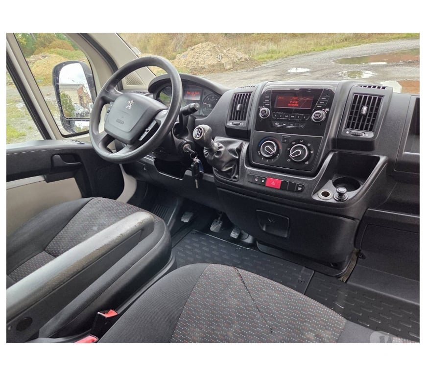 Véhicules commerciaux & utilitaires d'occasion Pont-de-Loup - Photos Vivastreet Peugeot Boxer L3h2 Double Cabine 7Places 2.2hdi 131cv 96kw..