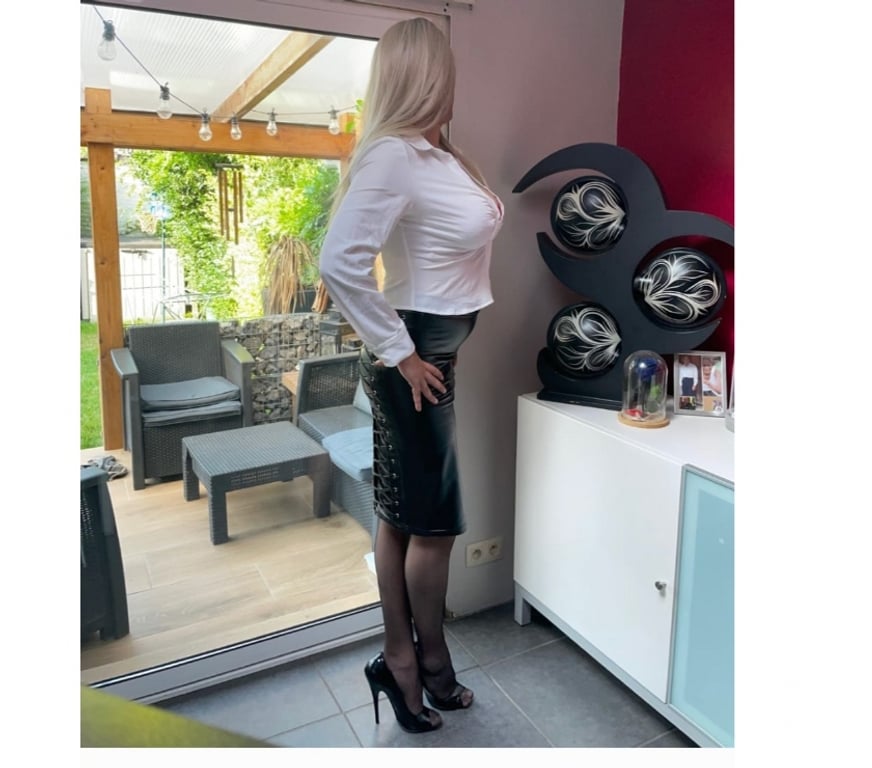 Gay Ath Ath-Centrum - Photos Vivastreet BDSM et fétichisme entre travesties