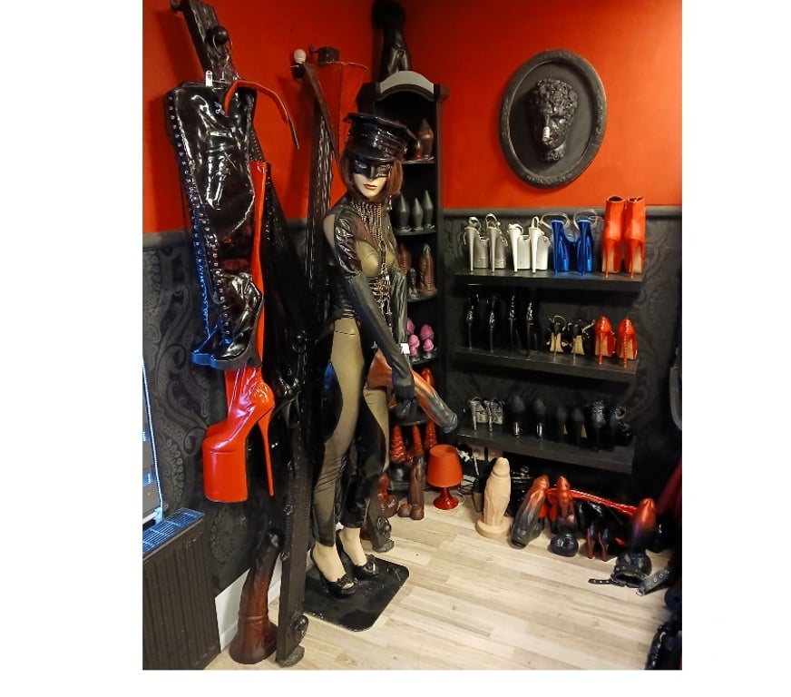 Gay Ath Ath-Centrum - Photos Vivastreet BDSM et fétichisme entre travesties