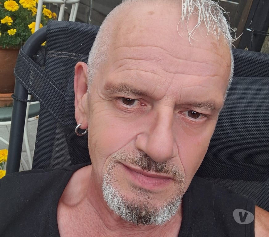 Gay Mons Ghislage - Photos Vivastreet Qui serait dispo en matinée pour passif ?