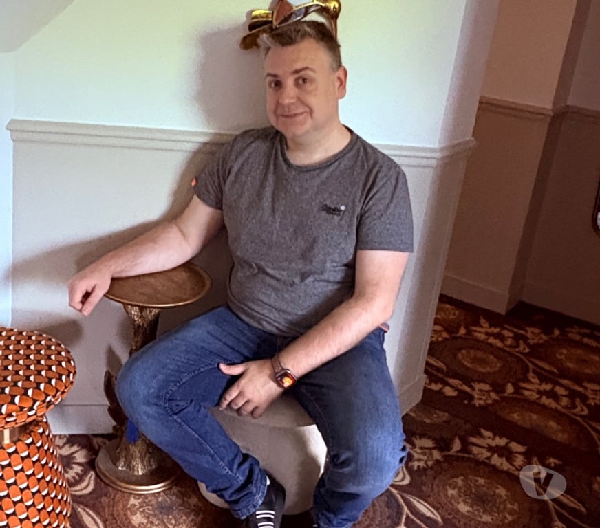 Gay Charleroi Charleroi-Centrum - Photos Vivastreet Un couple gay recherchent de news expériences Max 40 ans