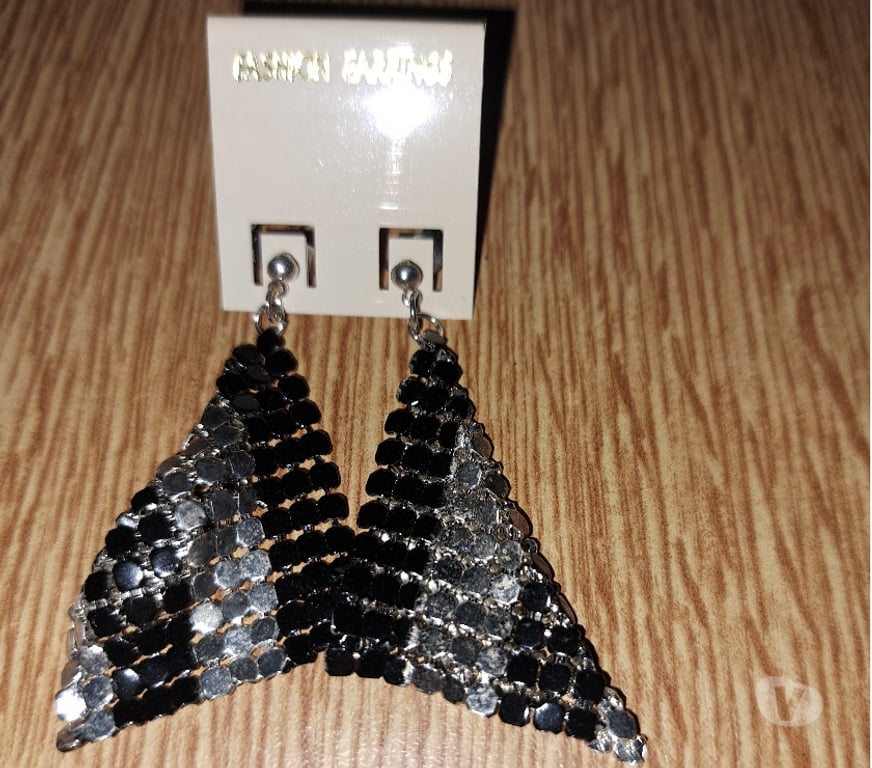 Bijoux occasion Libramont - Photos Vivastreet Avendre Divers bijoux