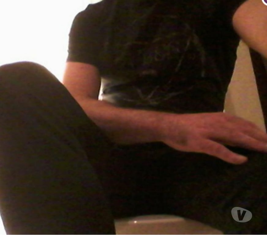 exhib Huy - Photos Vivastreet H Mûr TBM ch. JF (18-25) ou F pour Apéro Films X et sexe