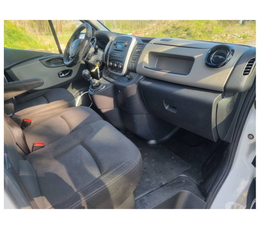 Véhicules commerciaux & utilitaires d'occasion Pont-de-Loup - Photos Vivastreet Renault Trafic Long châssis 1.6dci 125cv 2016 euro5 Airco.