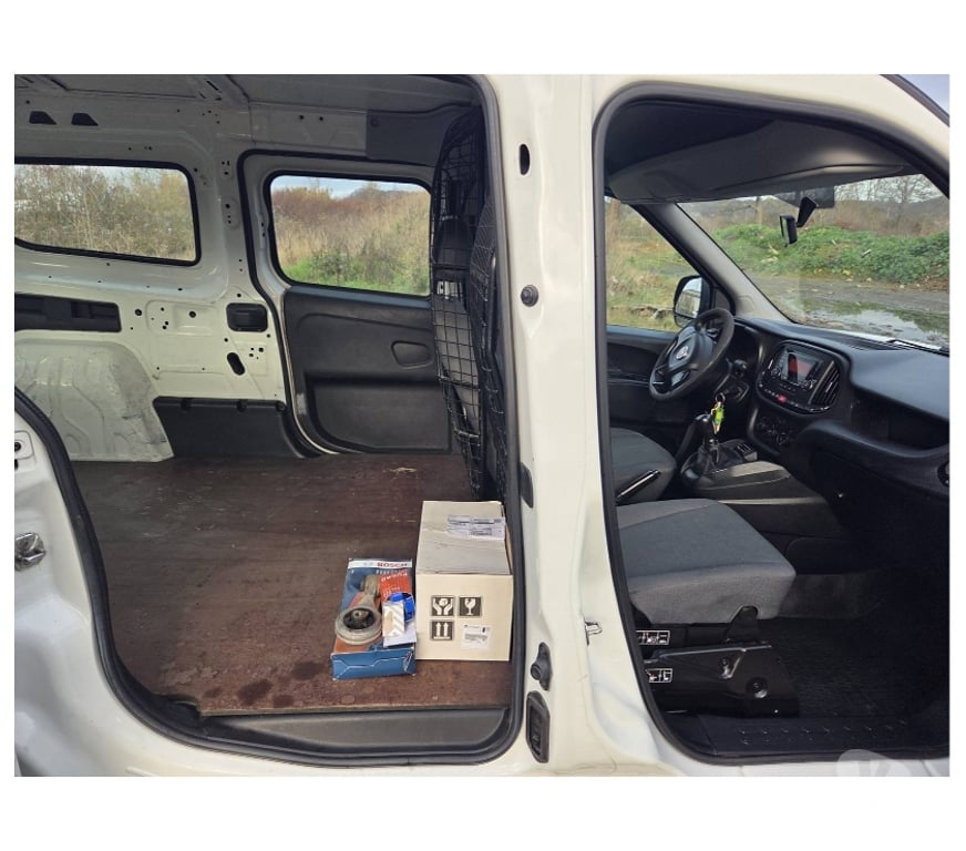 Véhicules commerciaux & utilitaires d'occasion Pont-de-Loup - Photos Vivastreet Fiat Doblo L2 long châssis 7 2017 Euro6 1.3jtd 95cv 98585KM