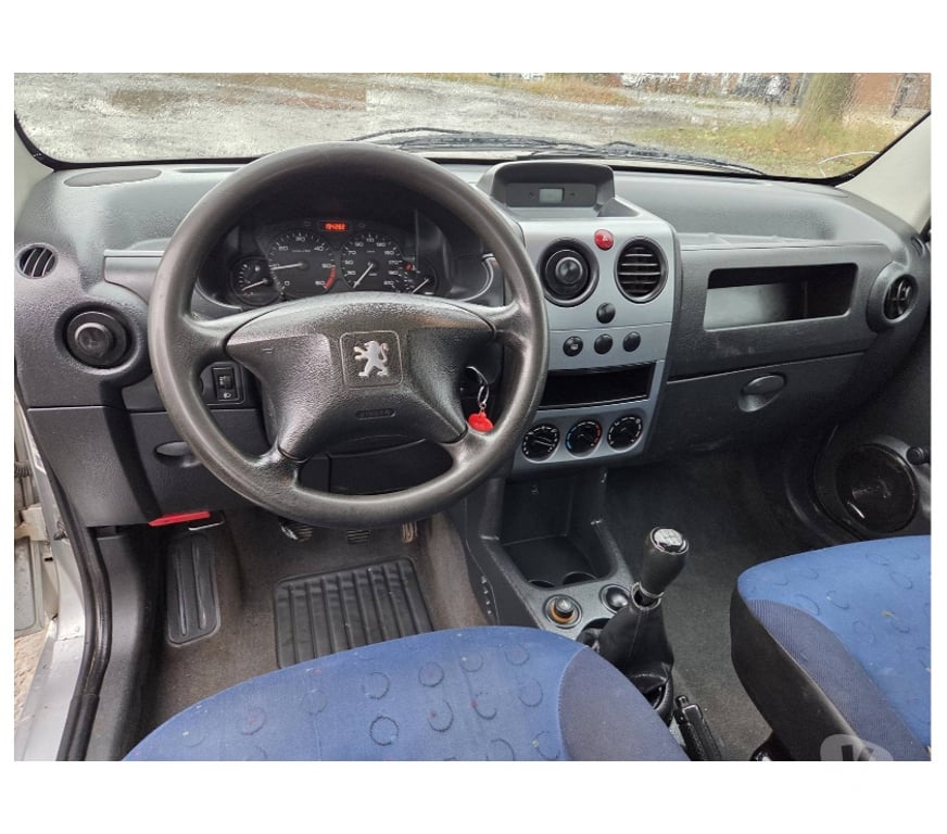 Véhicules commerciaux & utilitaires d'occasion Pont-de-Loup - Photos Vivastreet Peugeot Partner Grise 2007 2.0hdi 66kw 90cv 194000km...