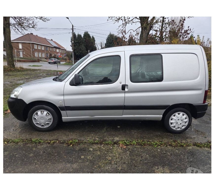 Véhicules commerciaux & utilitaires d'occasion Pont-de-Loup - Photos Vivastreet Peugeot Partner Grise 2007 2.0hdi 66kw 90cv 194000km...