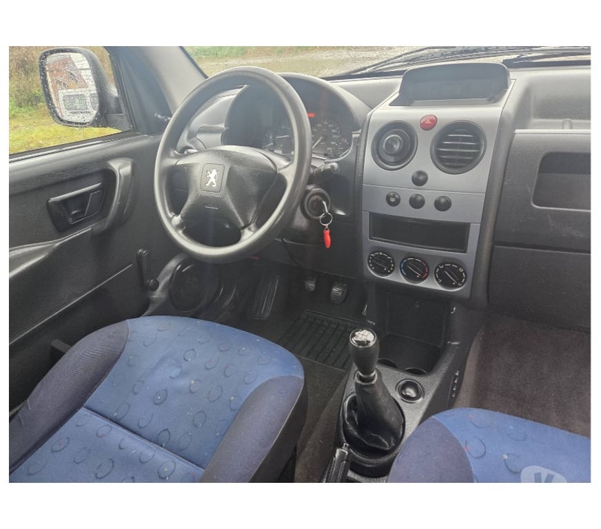 Véhicules commerciaux & utilitaires d'occasion Pont-de-Loup - Photos Vivastreet Peugeot Partner Grise 2007 2.0hdi 66kw 90cv 194000km...