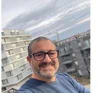 À disposition mes yeux bandés