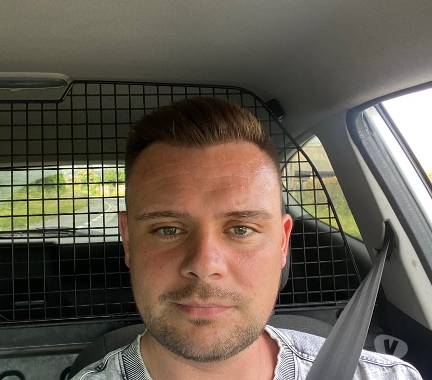 exhib Tournai Tournai-Centrum - Photos Vivastreet Jeune homme cherche belle mature 40-46 ans