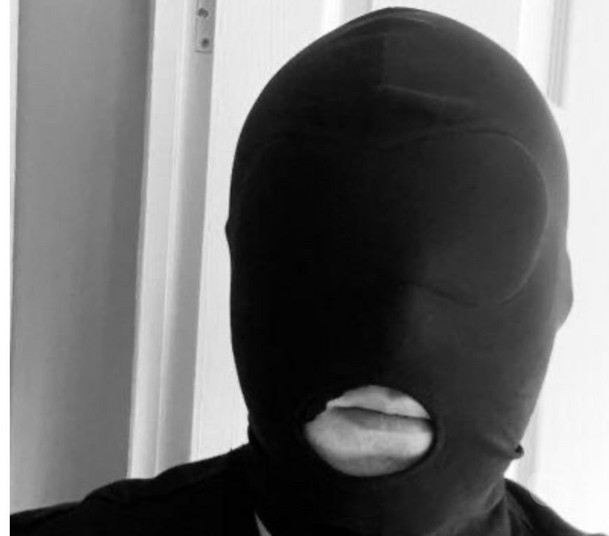 Gay Molenbeek-Saint-Jean - Photos Vivastreet Videur de couilles cagoulé entièrement