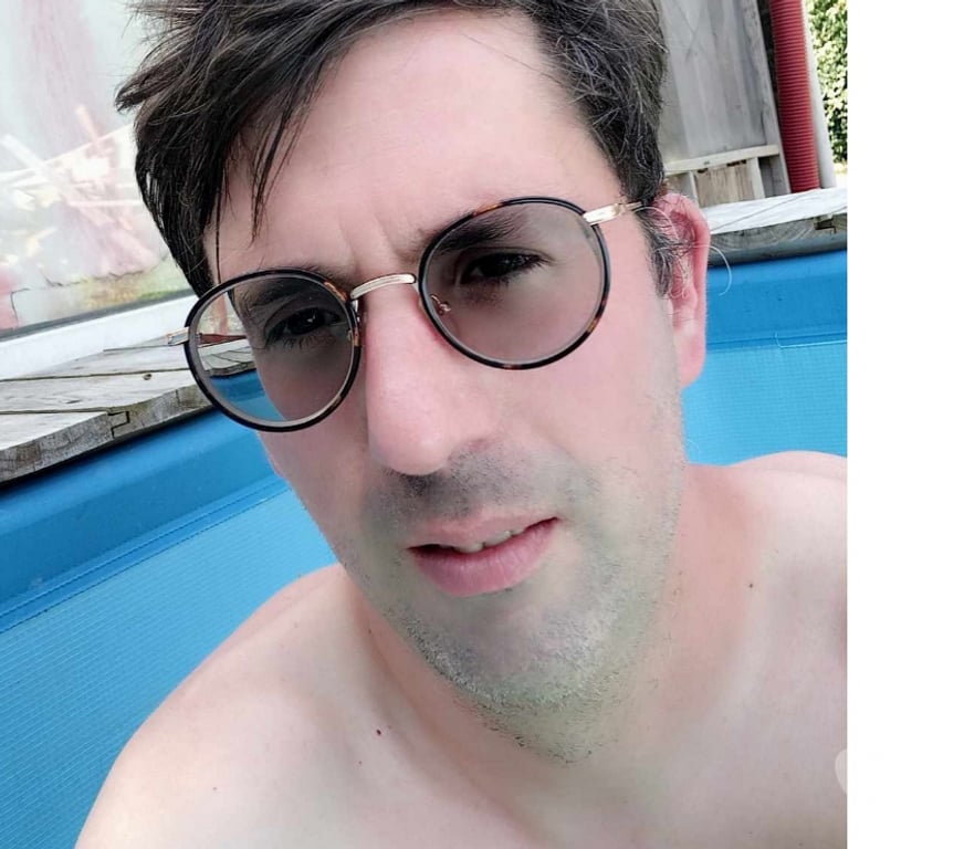 exhib Charleroi Charleroi-Centrum - Photos Vivastreet Recherche une compagnie avec une ouverture d'esprit