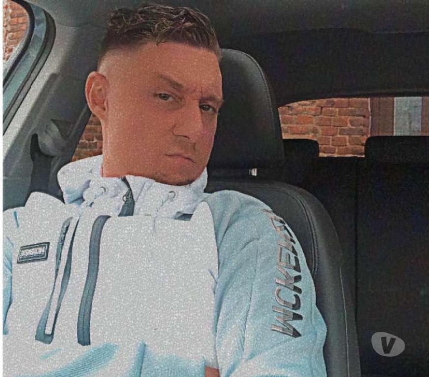 Gay Charleroi Charleroi-Centrum - Photos Vivastreet Passif masculin cherche actif masculin