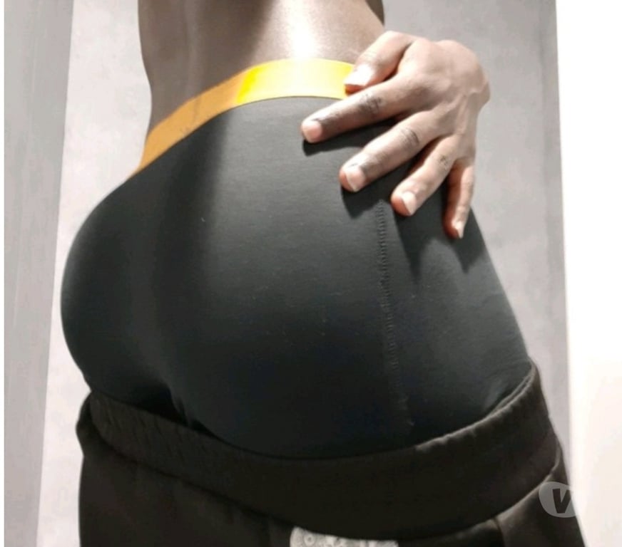 Gay Bruxelles (Brussels) Bruxelles-Centrum - Photos Vivastreet Minet passif black