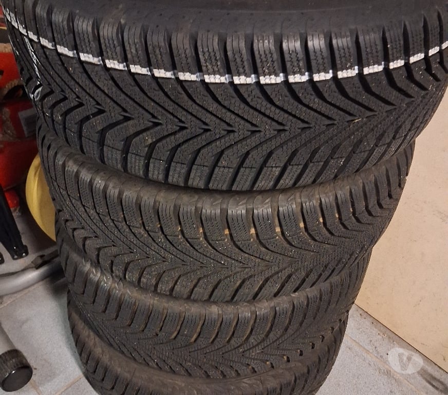 Pièces et services auto Ans Loncin - Photos Vivastreet 4 pneus neige + jantes pour HONDA CIVIC