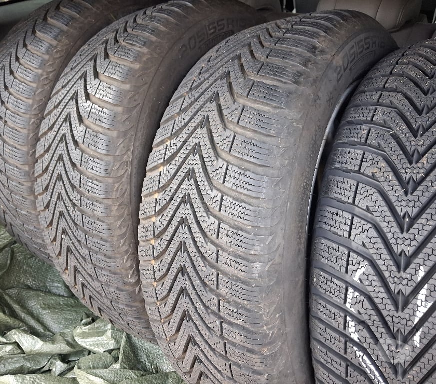 Pièces et services auto Ans Loncin - Photos Vivastreet 4 pneus neige + jantes pour HONDA CIVIC