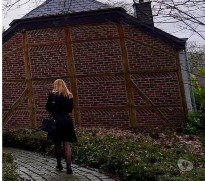 Rencontre adulte Bruxelles-Centrum Bruxelles (Brussels) - Photos Vivastreet Fleurter avec les limites socialement acceptables.