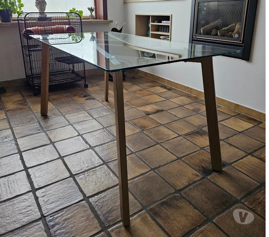 Meubles & Décoration Mouscron Mouscron-Centrum - Photos Vivastreet Table à manger en verre trempé