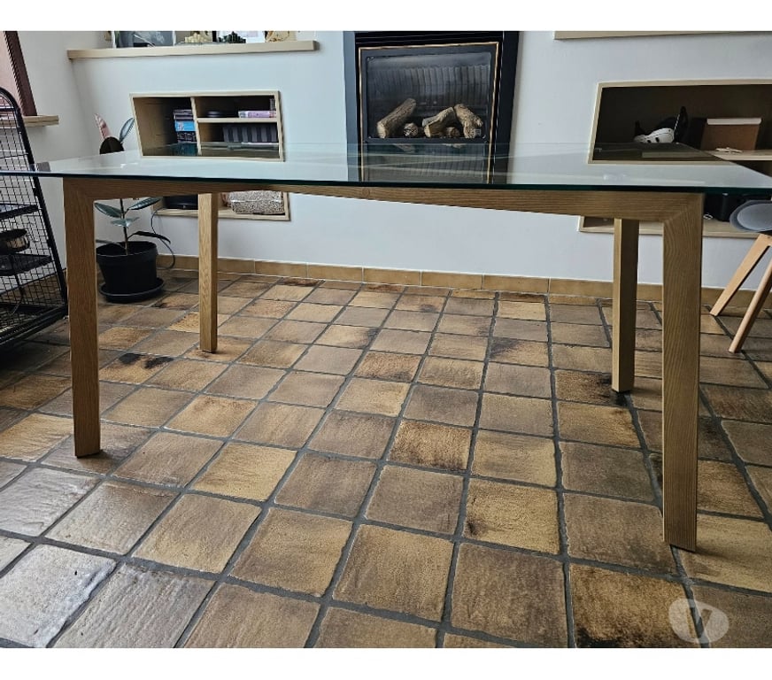 Meubles & Décoration Mouscron Mouscron-Centrum - Photos Vivastreet Table à manger en verre trempé