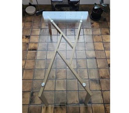 Ameublement - art de la table Mouscron-Centrum Mouscron - Photos Vivastreet Table à manger en verre trempé