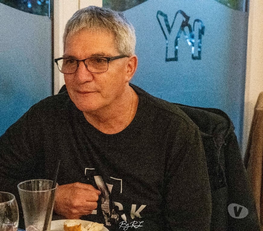 Hommes > Femmes Couvin - Photos Vivastreet Tendresse et plaisir