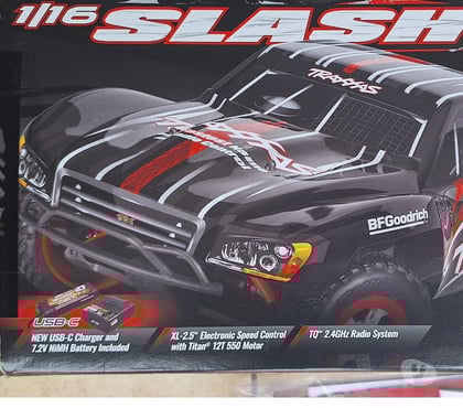 Jeux - jouets - Photos Vivastreet A vendre Traxxas Mini Slash 4X4 RTR 1 16 - 70054-8 noir