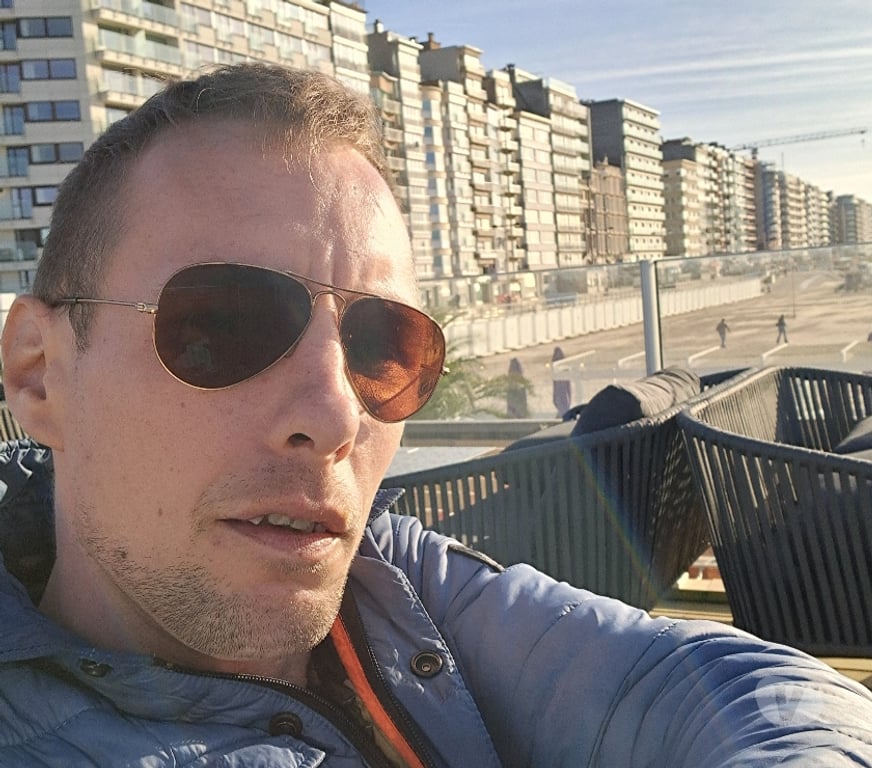 Escort Nieuport - Photos Vivastreet Accompagnement de Prestige sur la Côte Oue