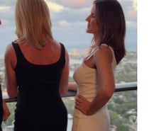 Femme européenne ou arabe pour gentleman black