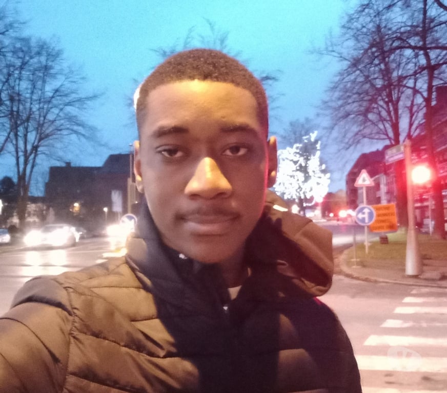 exhib Mons Cuesmes - Photos Vivastreet Jh cherche belle femme