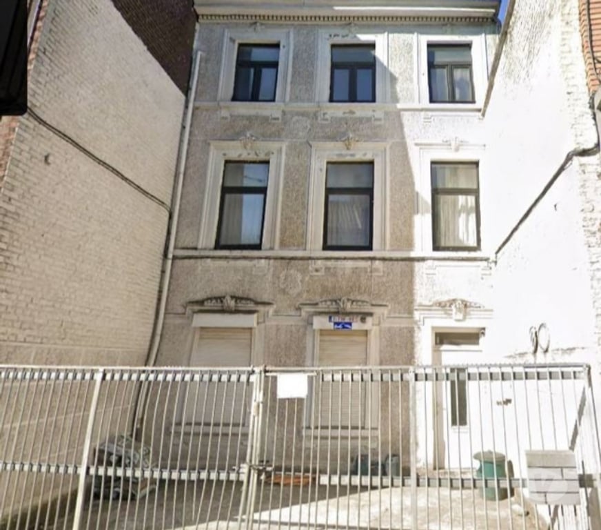 Immeuble à vendre Charleroi Charleroi-Centrum - Photos Vivastreet Immeuble de rapport 4 appartement + studio