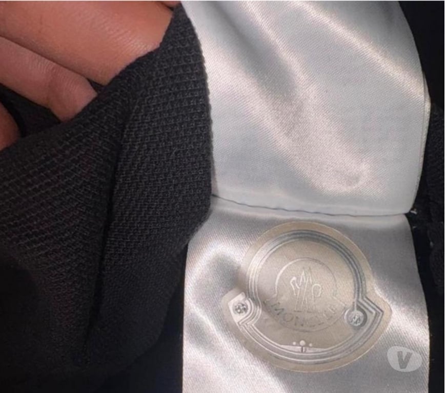 Vêtements occasion Bruxelles (Brussels) Bruxelles-Centrum - Photos Vivastreet Vêtement à vendre du S et du M