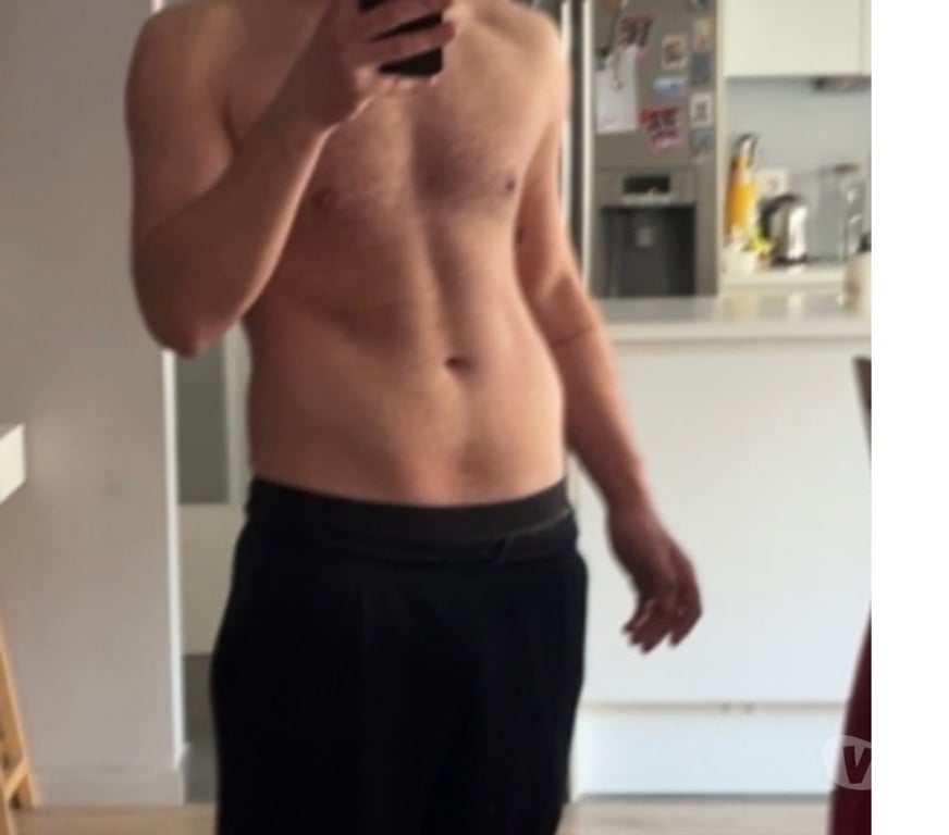 Escort Bruxelles (Brussels) Bruxelles-Centrum - Photos Vivastreet Jeune escorte, classe et propre sur lui