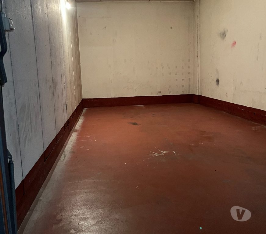 Location parking & garage Watermael-Boitsfort - Photos Vivastreet Box garage à louer Watermael Boitsfort Auderghem 130€