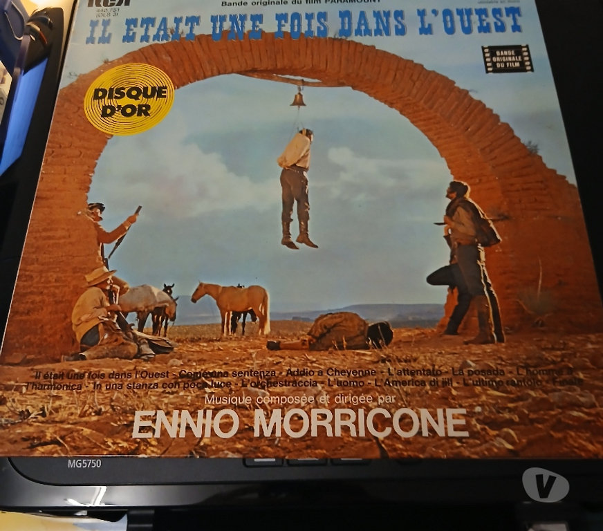 Livres Sambreville - Photos Vivastreet A vendre livres et Disques