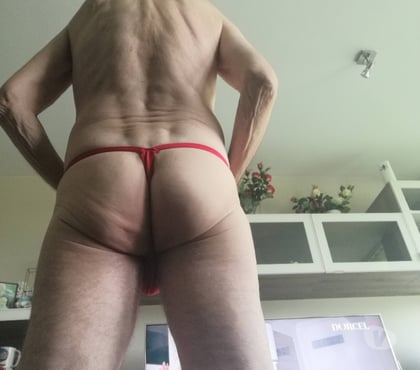 Rencontre gay Bouge Namur - Photos Vivastreet Tu es mince rasé et de très belles fesses queue aussi