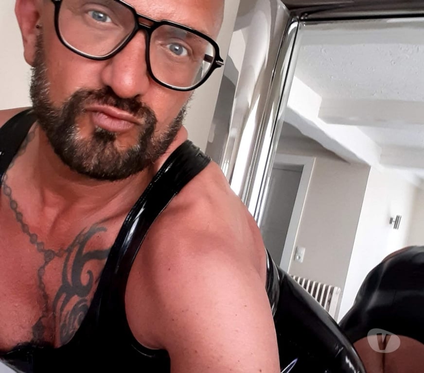 Gay Charleroi Mont-sur-Marchienne - Photos Vivastreet Le vide couilles reçois à 4pattes yeux bander