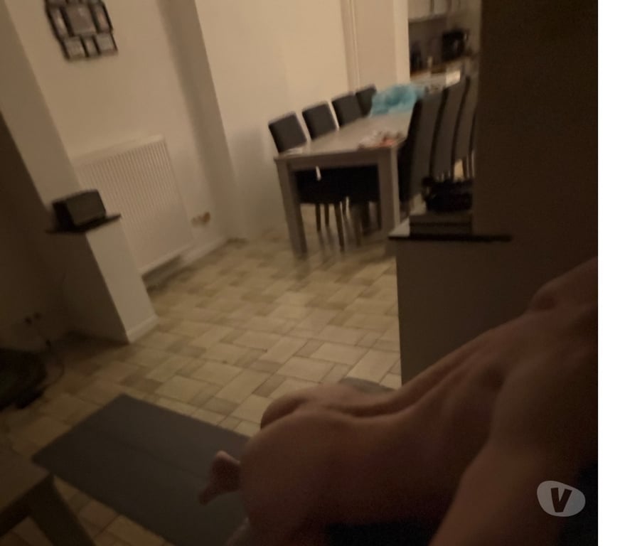 Gay Charleroi Charleroi-Centrum - Photos Vivastreet Passif cherche actif ou hétéro discret 40 max