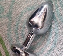 Qui veut mon petit plug dans le ...