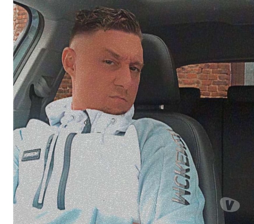 Gay Charleroi Charleroi-Centrum - Photos Vivastreet Passif masculin pour actif masculin