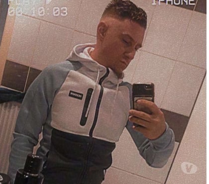 Gay Charleroi-Centrum Charleroi - Photos Vivastreet Passif masculin pour actif masculin