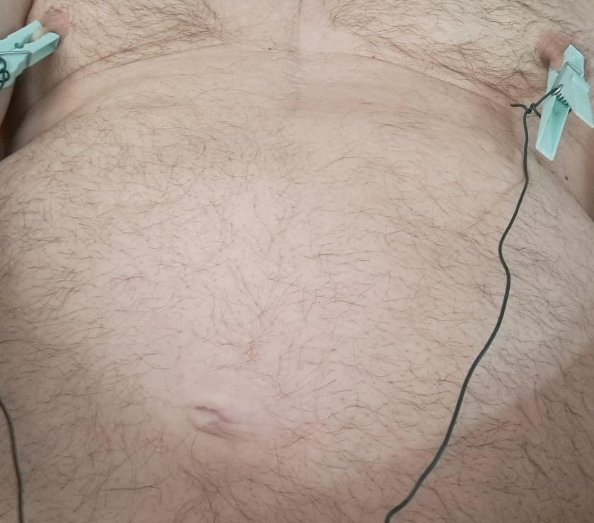 Qui vient sucer med tétons